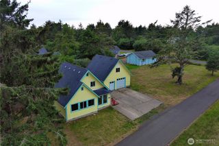 111 Vela Street SW, Ocean Shores, WA 98569