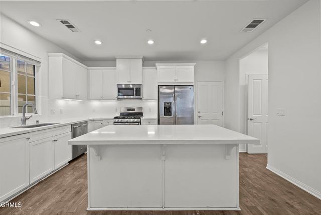 693 Nile River Drive, Oxnard, CA 93036