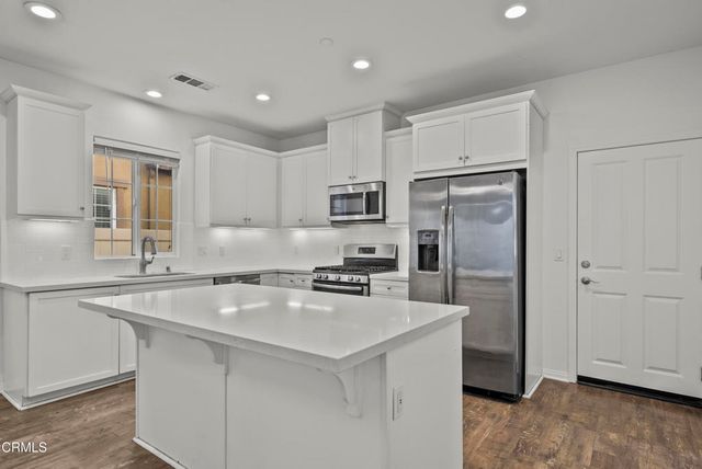 693 Nile River Drive, Oxnard, CA 93036