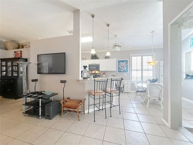 233 HANGING MOSS CIRCLE, Lake Mary, FL 32746