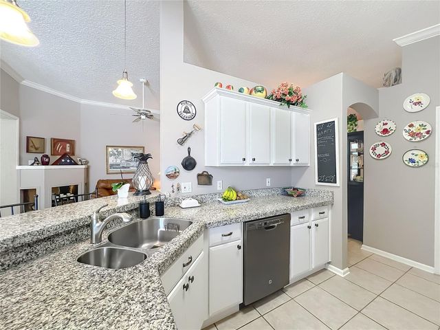 233 HANGING MOSS CIRCLE, Lake Mary, FL 32746