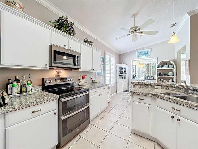 233 HANGING MOSS CIRCLE, Lake Mary, FL 32746