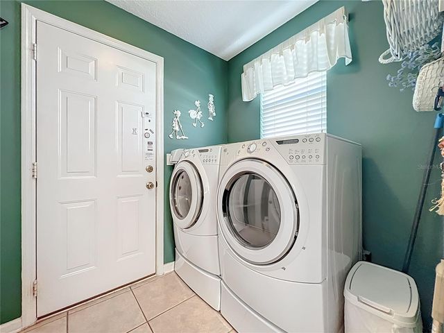 233 HANGING MOSS CIRCLE, Lake Mary, FL 32746