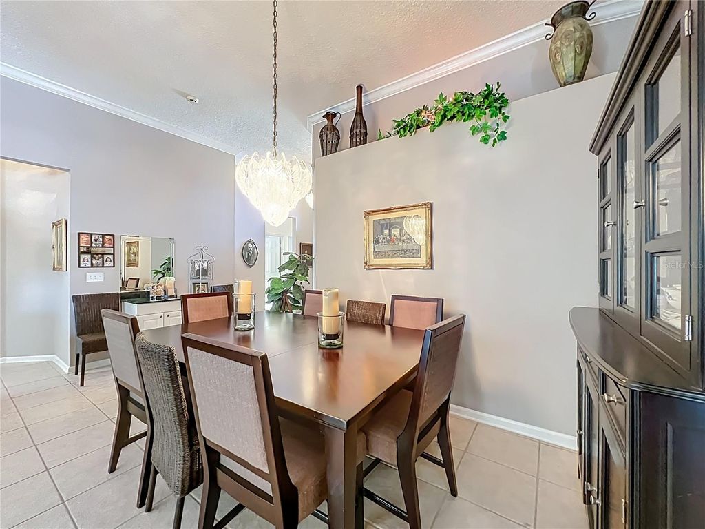 Image 16 of property listing at 233 HANGING MOSS CIRCLE, Lake Mary, FL 32746