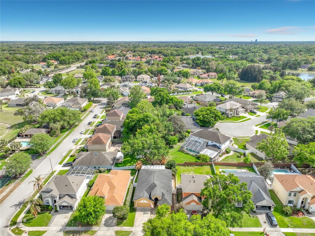 Image 3 of property listing at 233 HANGING MOSS CIRCLE, Lake Mary, FL 32746