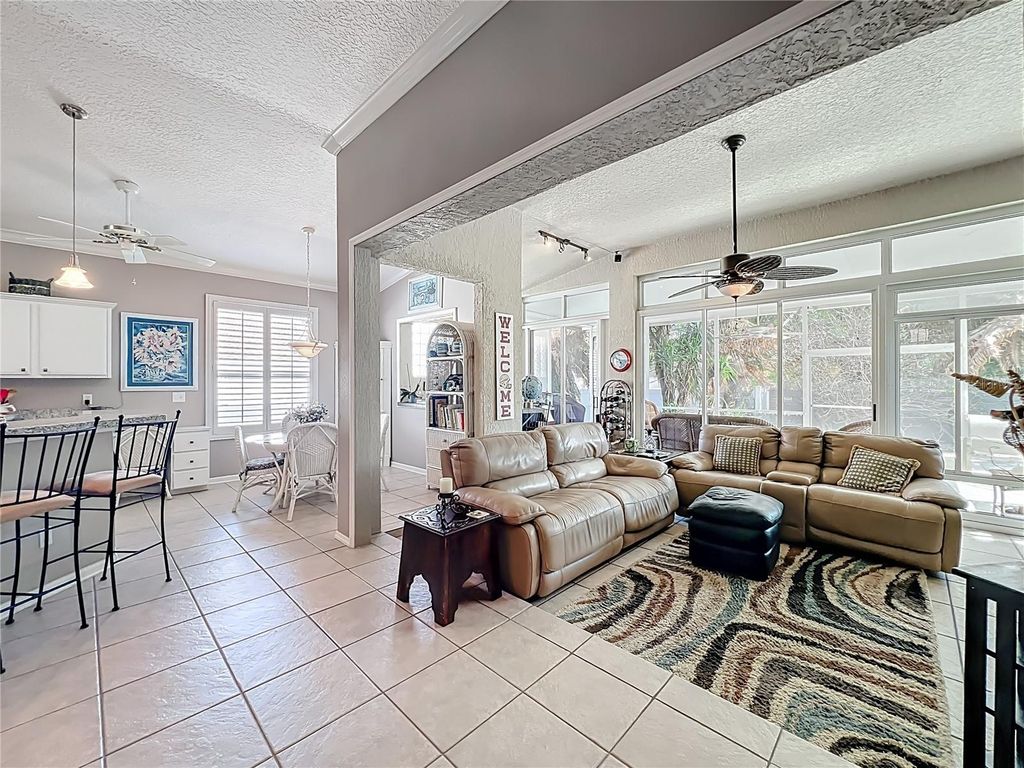 Image 22 of property listing at 233 HANGING MOSS CIRCLE, Lake Mary, FL 32746