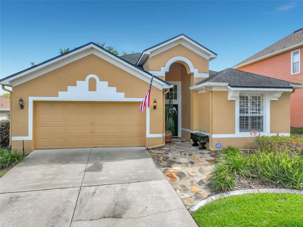 Image 4 of property listing at 233 HANGING MOSS CIRCLE, Lake Mary, FL 32746