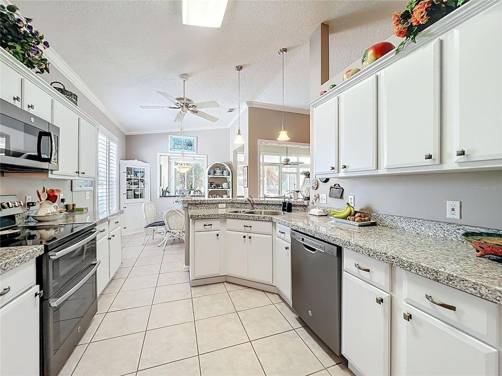 Image 35 of property listing at 233 HANGING MOSS CIRCLE, Lake Mary, FL 32746