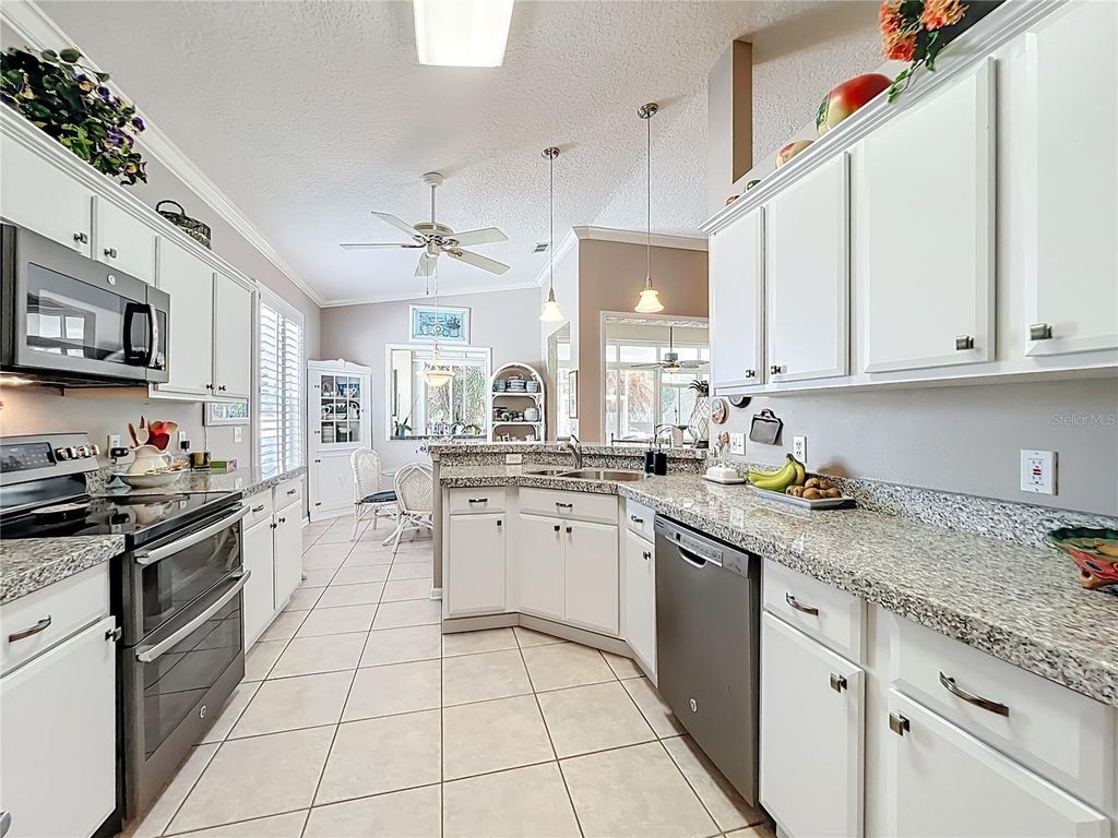 Image 36 of property listing at 233 HANGING MOSS CIRCLE, Lake Mary, FL 32746