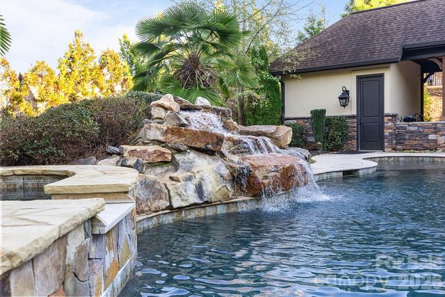 1801 Smarty Jones Drive, Waxhaw, NC 28173