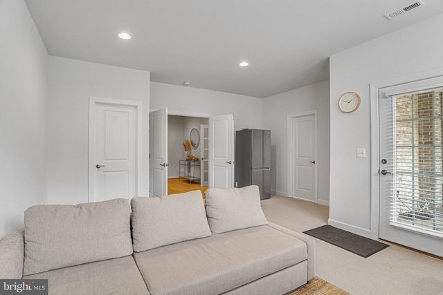 7938 TURTLE CREEK CIR, Gainesville, VA 20155