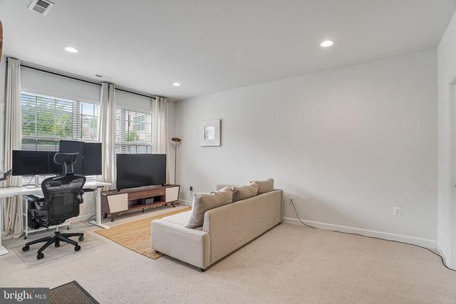 7938 TURTLE CREEK CIR, Gainesville, VA 20155