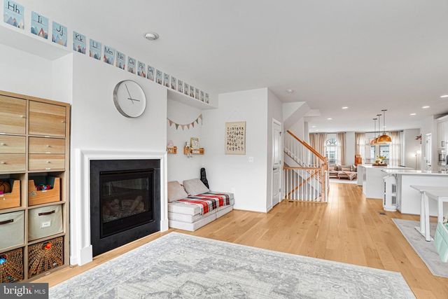 7938 TURTLE CREEK CIR, Gainesville, VA 20155