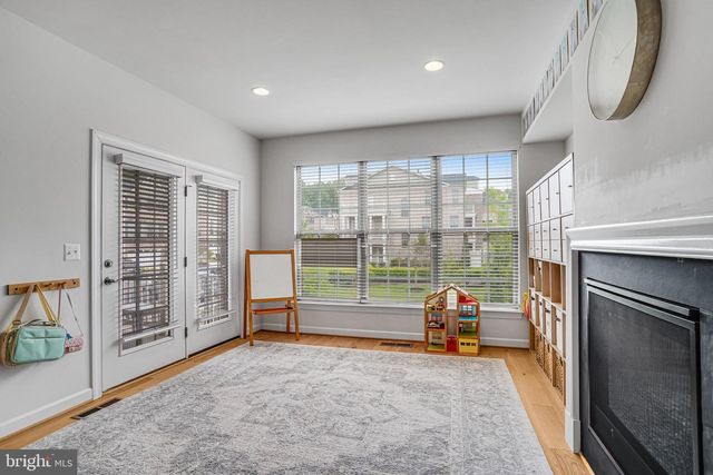 7938 TURTLE CREEK CIR, Gainesville, VA 20155