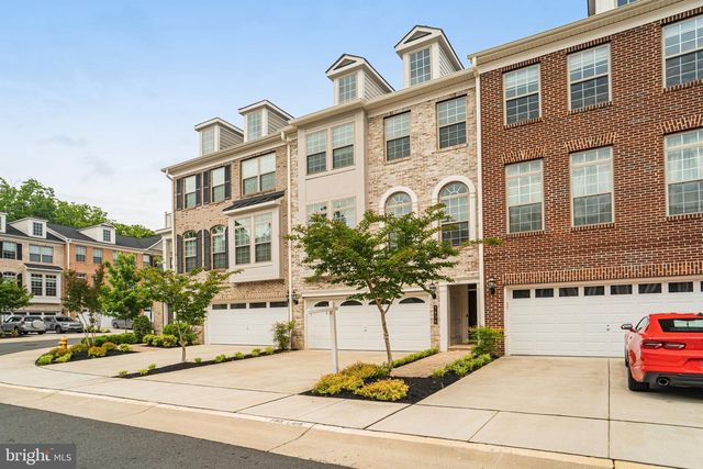 7938 TURTLE CREEK CIR, Gainesville, VA 20155