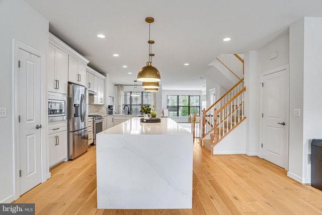 7938 TURTLE CREEK CIR, Gainesville, VA 20155