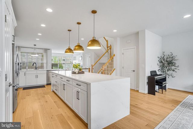 7938 TURTLE CREEK CIR, Gainesville, VA 20155