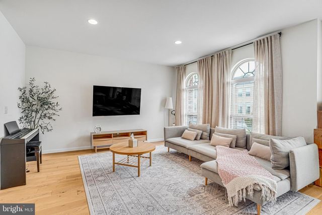 7938 TURTLE CREEK CIR, Gainesville, VA 20155