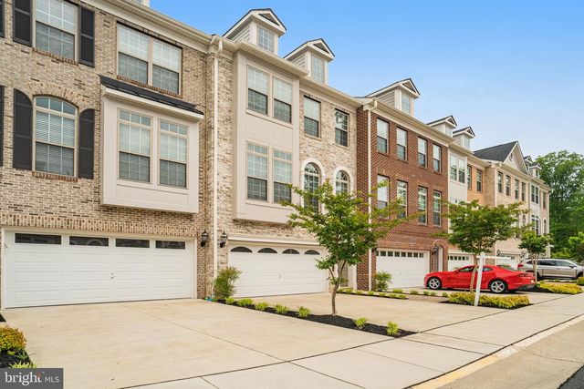 7938 TURTLE CREEK CIR, Gainesville, VA 20155