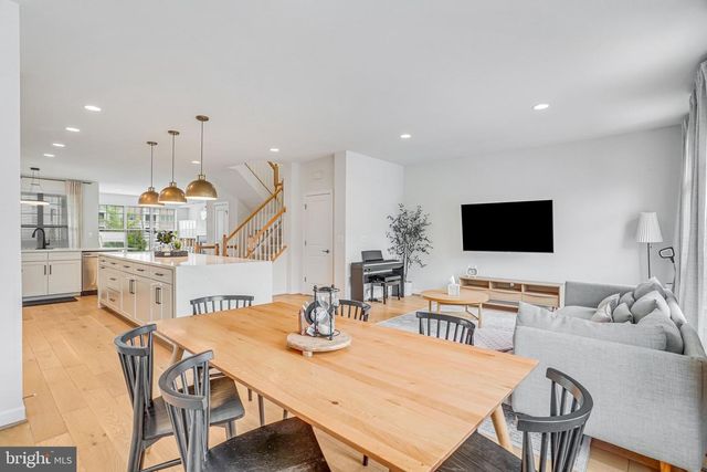 7938 TURTLE CREEK CIR, Gainesville, VA 20155