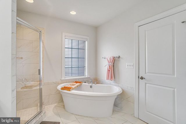 7938 TURTLE CREEK CIR, Gainesville, VA 20155