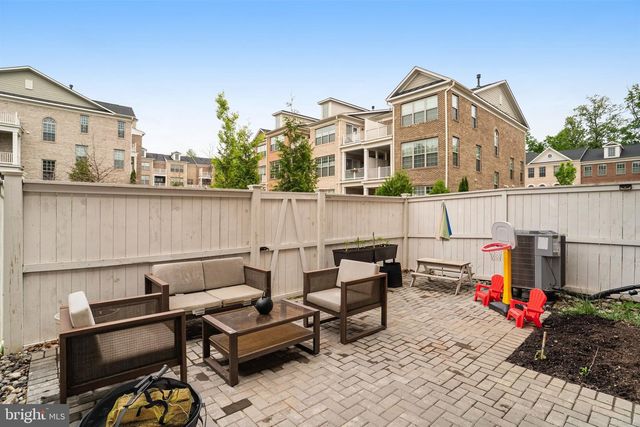 7938 TURTLE CREEK CIR, Gainesville, VA 20155