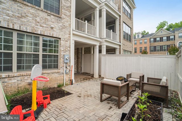 7938 TURTLE CREEK CIR, Gainesville, VA 20155