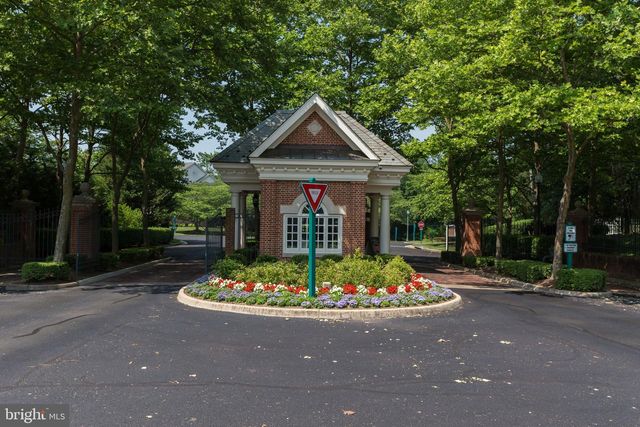 7938 TURTLE CREEK CIR, Gainesville, VA 20155