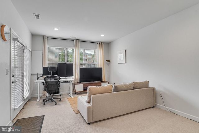 7938 TURTLE CREEK CIR, Gainesville, VA 20155