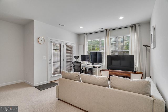 7938 TURTLE CREEK CIR, Gainesville, VA 20155