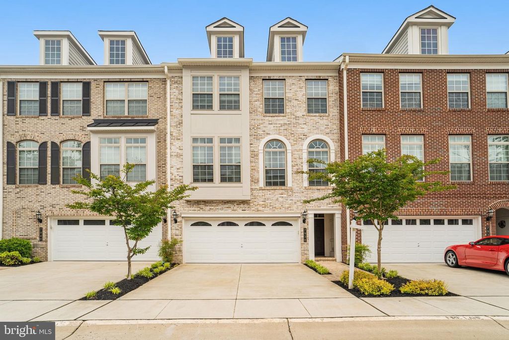 7938 TURTLE CREEK CIR, Gainesville, VA 20155