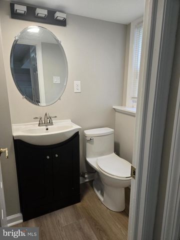 12 RITTER LN, Newark, DE 19711