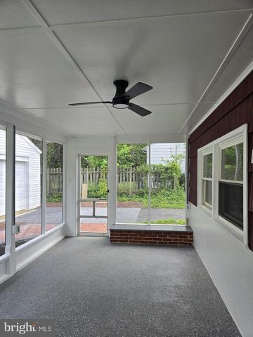 12 RITTER LN, Newark, DE 19711