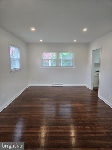 12 RITTER LN, Newark, DE 19711