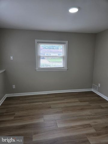 12 RITTER LN, Newark, DE 19711