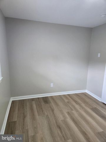 12 RITTER LN, Newark, DE 19711