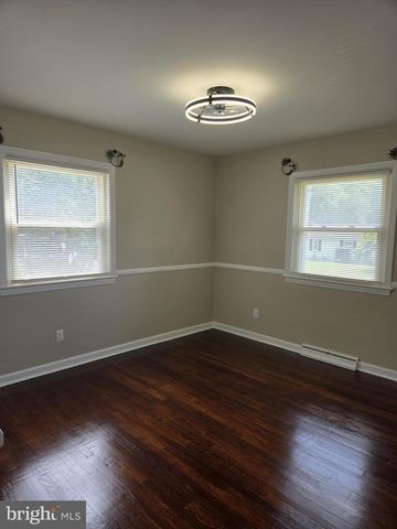 12 RITTER LN, Newark, DE 19711