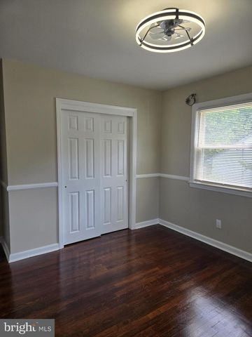 12 RITTER LN, Newark, DE 19711