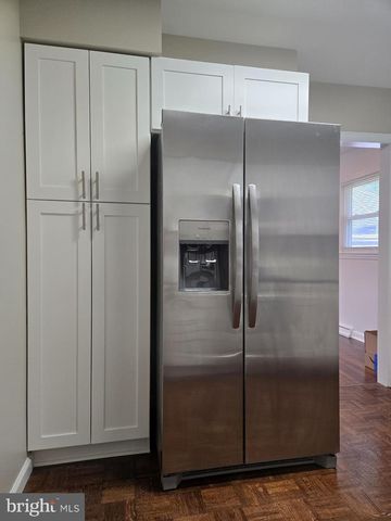 12 RITTER LN, Newark, DE 19711
