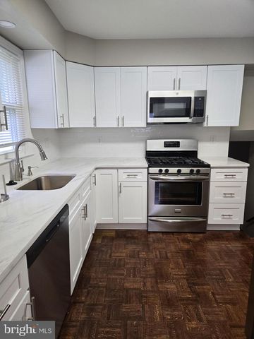 12 RITTER LN, Newark, DE 19711
