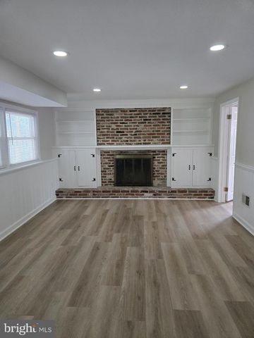 12 RITTER LN, Newark, DE 19711