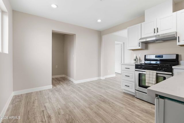 3001 W LOMA Lane, Phoenix, AZ 85051