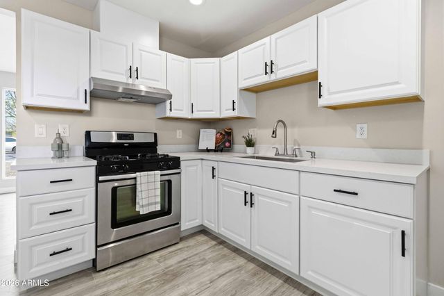 3001 W LOMA Lane, Phoenix, AZ 85051