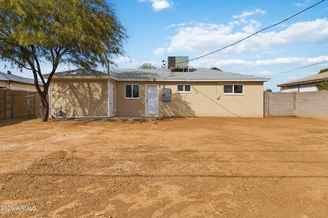 3001 W LOMA Lane, Phoenix, AZ 85051