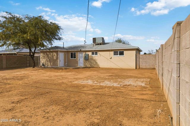 3001 W LOMA Lane, Phoenix, AZ 85051