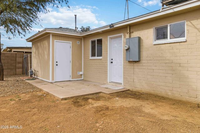 3001 W LOMA Lane, Phoenix, AZ 85051