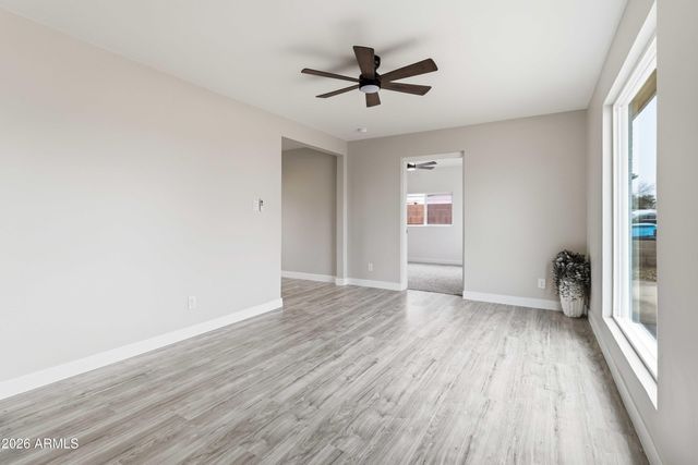 3001 W LOMA Lane, Phoenix, AZ 85051