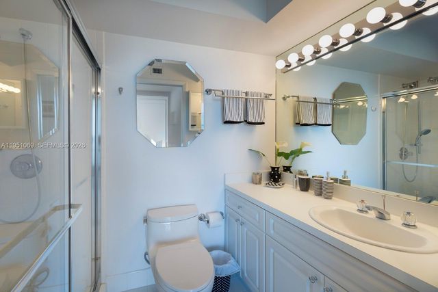 5900 Collins Ave 2105, Miami Beach, FL 33140