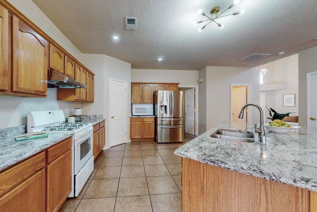 11631 Gallant Fox Road SE, Albuquerque, NM 87123