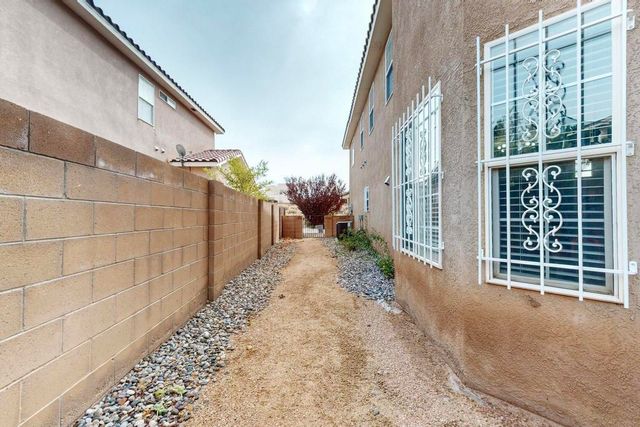 11631 Gallant Fox Road SE, Albuquerque, NM 87123